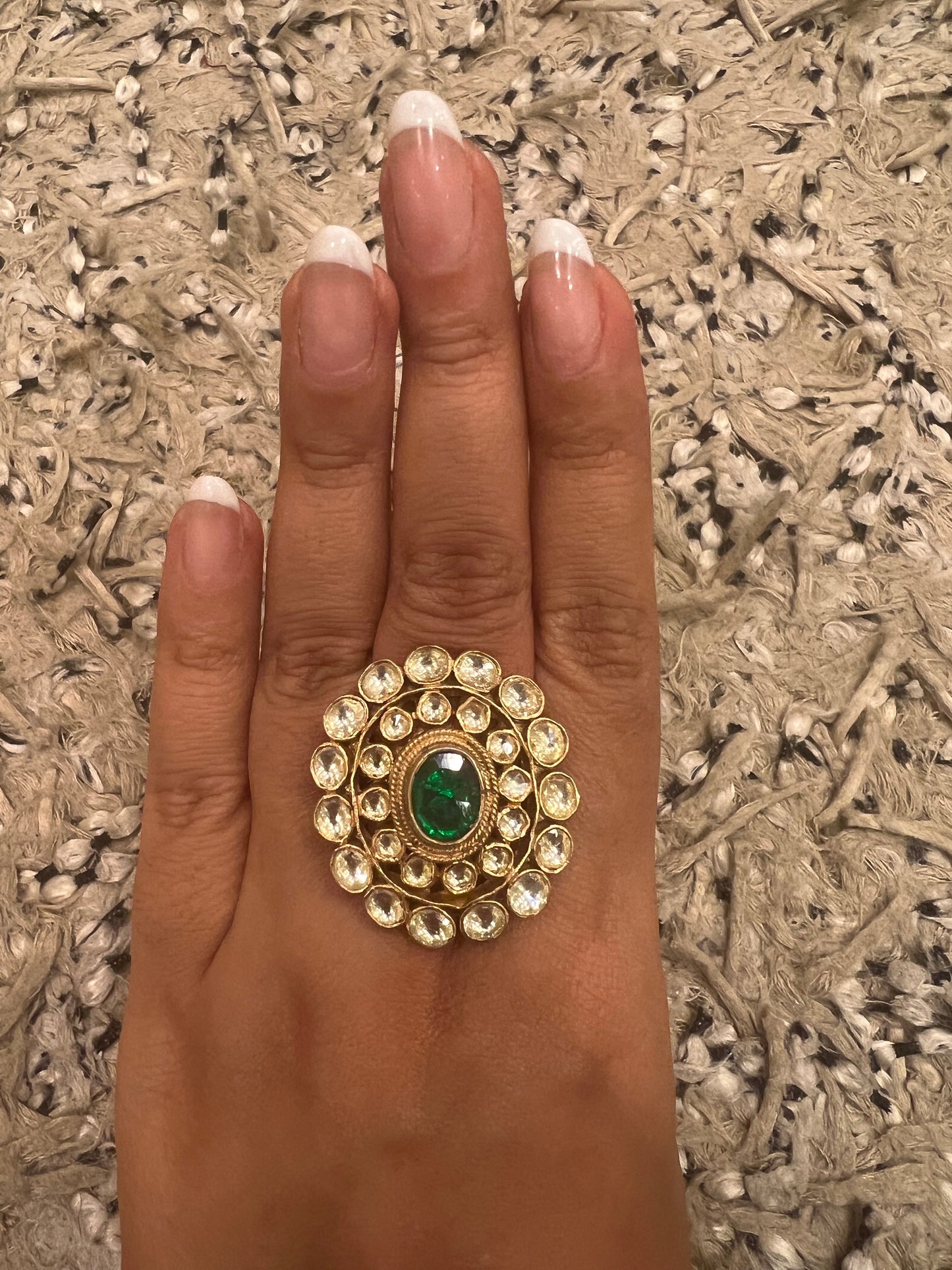 Oval 3D emerald polki ring