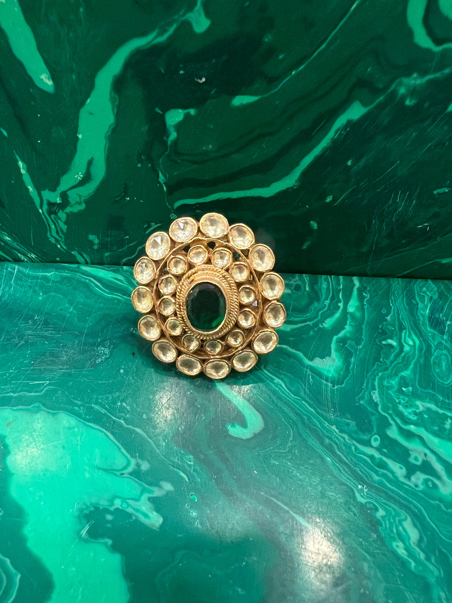 Oval 3D emerald polki ring