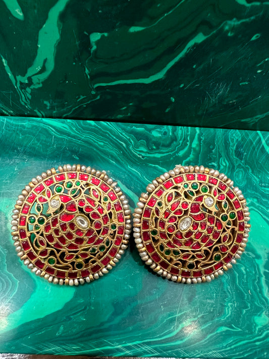 Peacock round studs